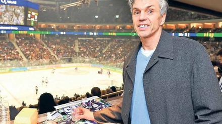 Heiß aufs Eis. Der kanadische Trainer Gordon Herbert ist Eishockey-Fan und lud zum Mannschaftsabend bei den Eisbären. Foto: City-Press