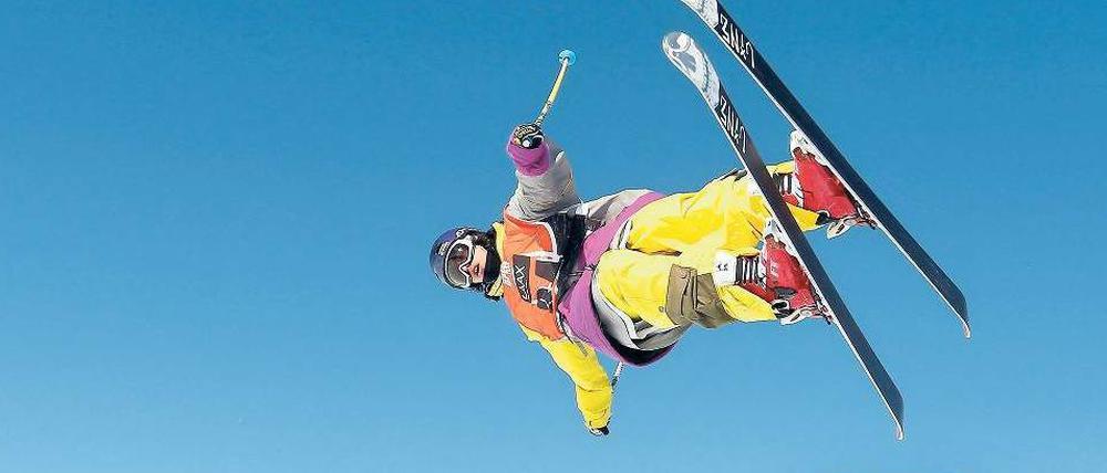 Auf die Höhe kommt es an. Wer beim Ski-Freestyle in der Halfpipe besonders schwierig und trickreich abhebt, hat die besten Chancen, einen Wettbewerb zu gewinnen.