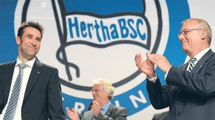 Applaus vom Boss. Michael Preetz (links) kann sich noch immer der Unterstützung seines Präsidenten Werner Gegenbauer sicher sein.