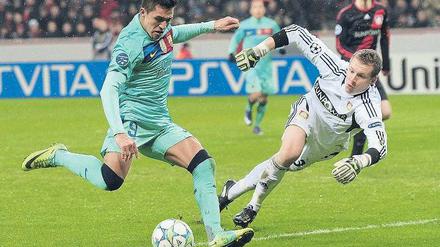 Leichte Übung. Für Alexis Sanchez (links) und den FC Barcelona hatte das Spiel in Leverkusen phasenweise Züge einer besseren Trainingseinheit. Foto: AFP