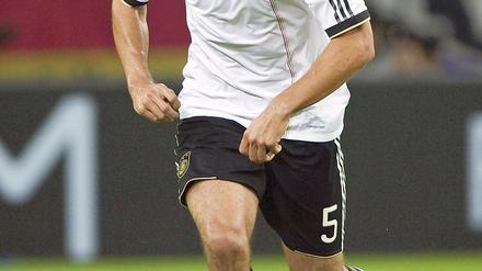 Mats Hummels, 23, wurde in der Jugendabteilung des FC Bayern groß, absolvierte aber für die Münchner nur ein Bundesligaspiel. Vor drei Jahren wechselte der Innenverteidiger nach Dortmund, zunächst Jahr auf Leihbasis, ein Jahr später dann komplett. Am 6. Mai 2010 bestritt er gegen Malta sein erstes von bisher zwölf Länderspielen. 