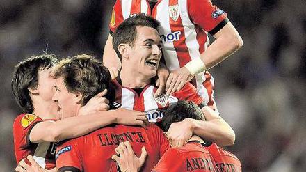 Dauerjubel. Athletic Bilbao feiert den Erfolg über Sporting Lissabon im Halbfinale der Europa League. Die spanischen Mannschaften dominieren in dieser Saison den Kontinent, gegen ihre Passarien kommt niemand in Europa an. 