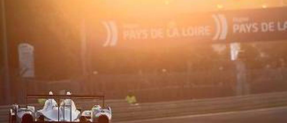Rennen mit Zukunft. Beim Langstreckenklassiker im französischen Le Mans gewann erstmals ein Auto mit Hybridtechnologie. Foto: dpa
