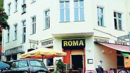 Ausflug nach Italien. Das „Roma“ in Schöneberg wurde Mitte der Sechziger eröffnet - und wirbt damit älteste Pizzeria Berlins zu sein.
