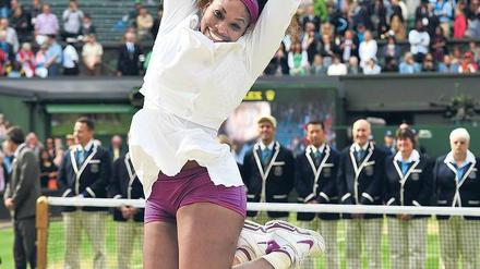 Noch Luft nach oben. Serena Williams hob nach ihrem fünften Wimbledon-Titel ab. Foto: AFP