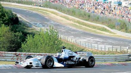 Mythos Nürburgring. 2007 fuhr Nick Heidfeld noch einmal auf der legendären Nordschleife, die nach dem schweren Unfall von Niki Lauda nicht mehr von der Formel 1 befahren wurde..