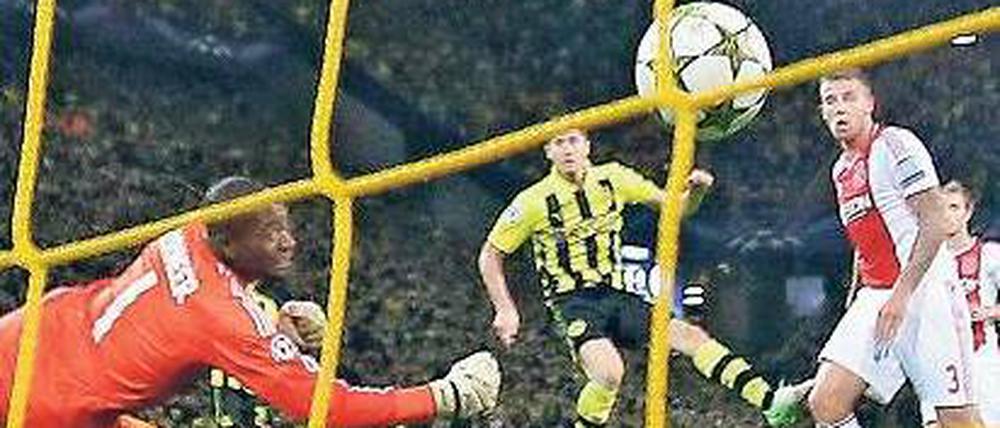 Erlösung kurz vor Schluss. Robert Lewandowskis Siegtreffer verschaffte Borussia Dortmund in der wohl schwersten Vorrundengruppe der Champions League eine gute Ausgangsposition. 