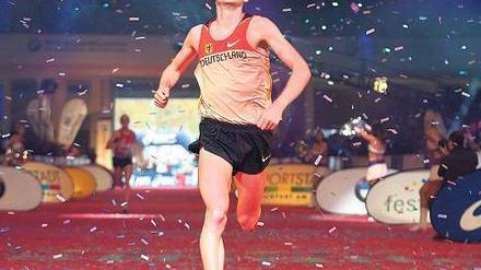 Geschafft! Vor einem Jahr lief Jan Fitschen in Frankfurt seine persönliche Marathon-Bestzeit. Foto: dapd