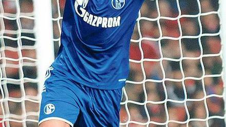 Am Tor zu Hause. Ibrahim Afellay erzielte in der Champions League beim FC Arsenal das 2:0 für Schalke 04. Es war sein dritter Treffer in den letzten drei Spielen. Foto: dpa