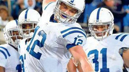 Touch Down. Der neue Quarterback der Indianapolis Colts, Andrew Luck (Nummer 12), gilt in der Szene als Jahrhunderttalent.Foto: dapd
