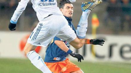 Sieht gut aus. Schalke sicherte sich in Montpellier Platz eins. Foto: Reuters
