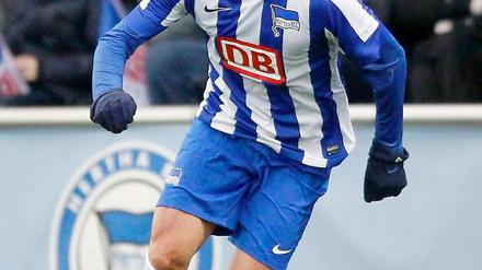 Ben Sahar, 23, wechselte zu Beginn dieser Saison zu Hertha BSC. Das Fußballspielen lernte der Israeli bei Hapoel Tel Aviv. 2006 wechselte er dann zum FC Chelsea. Nach mehreren Leihgeschäften landete er 2009 bei Espanyol Barcelona. Zuletzt war Sahar für seinen Jugendverein und den AJ Auxerre am Ball.