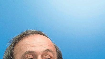 Unter Druck. „France Football“ erhebt schwere Vorwürfe gegen Platini. Foto: dpa