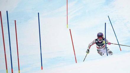 Ein Schwung für jede Stange. Maria Höfl-Riesch war nach Abfahrt und Slalom als Schnellste im Ziel. Foto: AFP