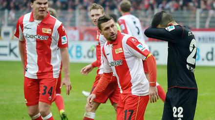 Nett und umgänglich. Fabian Schönheim (links) zeigte im Spiel gegen Ingolstadt sein anderes Ich.
