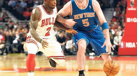 Point Guard, 40, männlich, spielt. Jason Kidd (r.) steuert auch im gehobenen Alter noch den Spielaufbau bei den New York Knicks.Foto: dpa