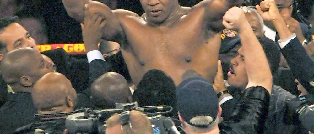 Gagensammler. Ex-Boxweltmeister Mike Tyson 2001 nach einem Profikampf gegen den Dänen Brian Nielsen.