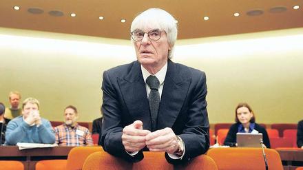 Hier kennt er sich aus. 2011 trat Bernie Ecclestone schon einmal im Landgericht München I auf – damals als Zeuge. Nun droht dem 82-Jährigen die Rückkehr in die bayerische Landeshauptstadt als Angeklagter. Foto: dpa