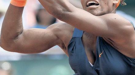 Kraftvoll zum Titel. Serena Williams prügelte im Finale mit enormer Wucht auf die Bälle, die nicht selten bis zu 20 Mal das Netz passierten. Foto: AFP