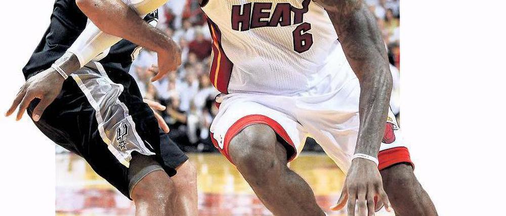 Des Königs Krönung. LeBron James, Spitzname „King“, führte Miami zum zweiten NBA-Titel in Folge. Der 28-Jährige bot im entscheidenden Spiel eine herausragende Leistung.