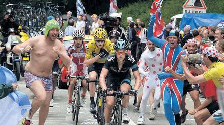 Lust am Leiden. Beim Anstieg nach L’Alpe d’Huez ließ sich auch in diesem Jahr auf kleinstem Raum erleben, was die Tour de France für viele Menschen so faszinierend macht.