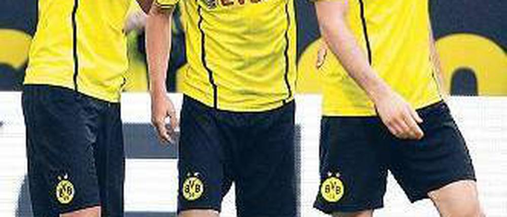Passt gut rein. Jonas Hofmann (Mitte) bereichert Dortmunds Spiel. Foto: Reuters