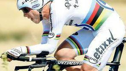 Der Regenbogen bleibt ihm treu. Tony Martin, hier im Trikot des Weltmeisters bei der Vuelta, war in Florenz erneut nicht zu schlagen. Foto: dpa