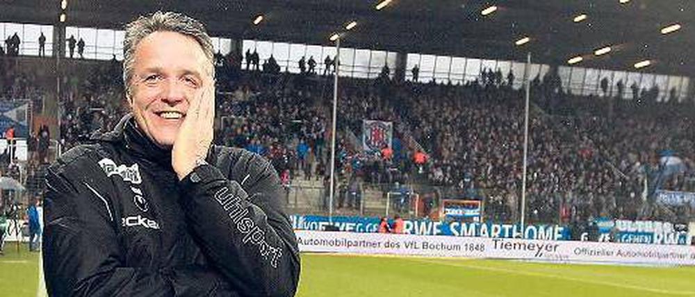 Von wegen au Backe. Zum Abschluss des Jahres konnte sich Unions Trainer noch über einen Sieg gegen Bielefeld freuen. Foto: Imago