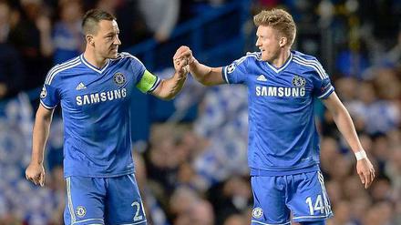 Zwei sind nicht zu bremsen. John Terry (l.) und André Schürrle stehen mit Chelsea im Halbfinale der Champions League.