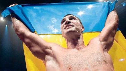 Vereinigungskämpfer. Wladimir Klitschko nutzte seinen 25. Titelfight dazu, den Menschen in seiner Heimat Ukraine Mut zu machen. Auf sportlichem Gebiet will er den derzeit vakanten WBC-Titel seines Bruders Witali zurück in die Familie holen.