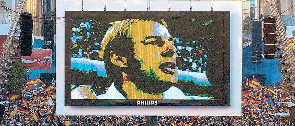2006 feierten die Deutschen noch den Trainer Klinsmann, heute sind sie Gegner.