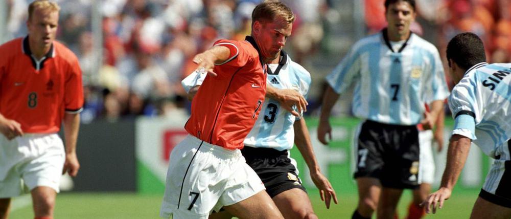Ronald de Boer, 44, bestritt bis 2003 67 Länderspiele für die Niederlande, erzielte dabei 13 Tore.
