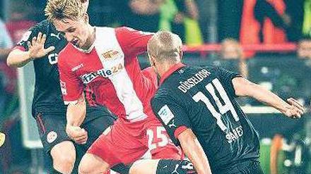 Rot kommt durch. Unions Björn Jopek im Spiel gegen Fortuna Düsseldorf.