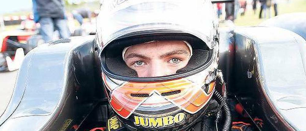 So schnell wie nie. Max Verstappen ist erst 16, in der nächsten Saison wird er als jüngster Fahrer der Geschichte in der Formel 1 antreten. 