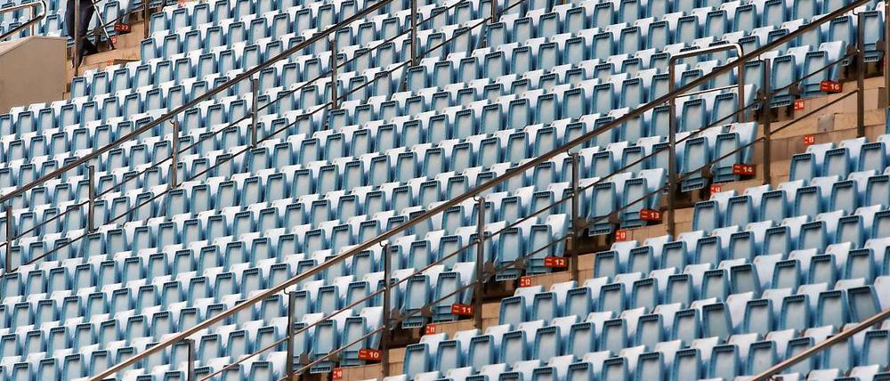 Wegen rassistischer Ausschreitungen der eigenen Fans wurde Moskau von der Uefa mit dem Spiel vor leeren Rängen bestraft.