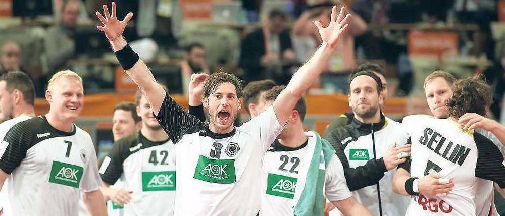 Jetzt geht’s los! Mit kämpferischer Entschlossenheit erledigten die deutschen Handballer ihre Aufgabe gegen Ägypten – und so gehen sie auch das Spiel gegen Katar an.