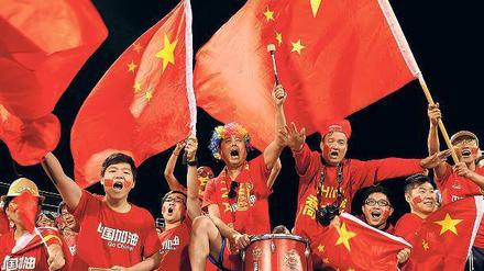 Patrioten in Rot. Beim Asien-Cup zeigte China anders als zuletzt eine gute Leistung und gewann alle Vorrundenspiele. Das Aus kam erst gegen den späteren Turniersieger Australien.
