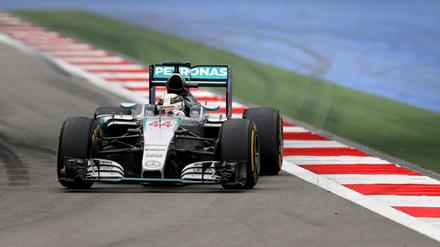 Blick in die Zukunft. Lewis Hamilton fuhr nicht nur am vergangenen Sonntag in Sotschi vorneweg. Mit großer Wahrscheinlichkeit wird sich der britische Formel-1-Pilot auch den WM-Titel sichern. 