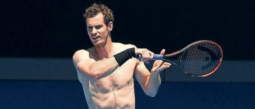 Alle Hemden sind schon eingepackt. Andy Murray steht bei den Australian Open auf Abruf bereit für den Heimflug zur schwangeren Ehefrau nach London. Foto: Imago/BPI