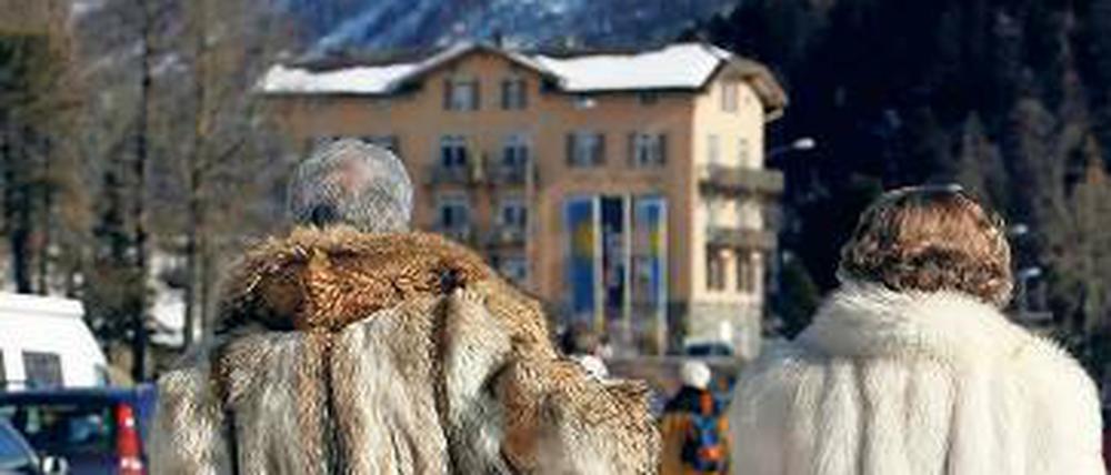 Auf in den Wald. Auch der betuchte Gast sucht im noblen St. Moritz gern die Bobbahn auf.