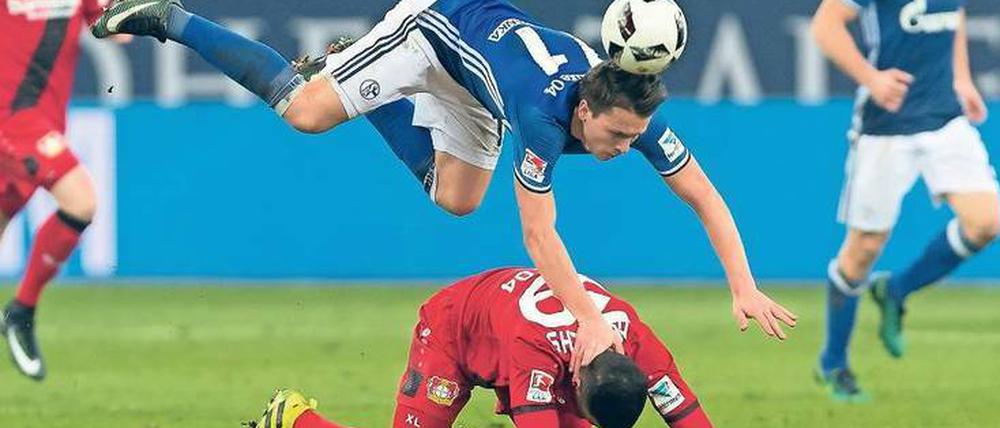 Großklubs im Sturzflug. Schalke und Leverkusen schwächeln in dieser Saison.