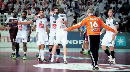 Geschichte wird gemacht. Vor zwei Jahren in Katar wendeten die Franzosen das Horror-Szenario vieler Handball-Fans ab: einen Sieg des Gastgebers im WM-Endspiel. Nun richtet Frankreich das Turnier selbst aus – wie bereits in den Jahren 1970 und 2001. 