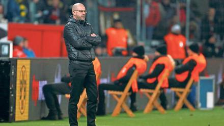 Dortmunds Trainer Peter Bosz und sein Team spielen im neuen Jahr bestenfalls noch in der Europa League mit. 