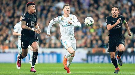 Vorneweg. Cristiano Ronaldo (M.) ebnet den Weg für Reals 3:1-Sieg.