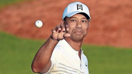 Der Ball ist wieder sein Freund. Die Rückkehr von Tiger Woods elektrisiert die Anhänger. Unter den Golfkollegen gibt es unterschiedliche Stimmen. 