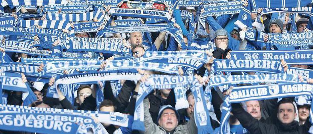 Ihre Stadt, ihr Verein, ihr Viertel, ihre Gegend. Magdeburgs Fans hoffen auf den Aufstieg in die Zweite Liga. Am Samstag findet das Topspiel gegen den Karlsruher SC statt.