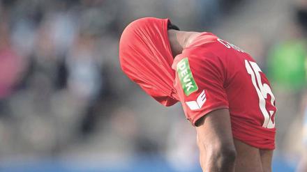 Die Ritter von der traurigen Gestalt. Die Spieler des 1. FC Köln hatten in den vergangenen Wochen so viele letzte und allerletzte Chancen, dass sie inzwischen des Kämpfens müde wirken. Schon bald könnte es damit vorbei sein. 