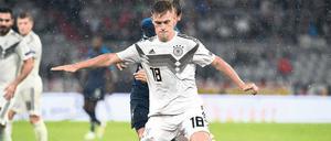 Zentrale Figur. Beim 0:0 der deutschen Elf gegen Frankreich durfte sich Joshua Kimmich als Sechser vor der Abwehr versuchen.