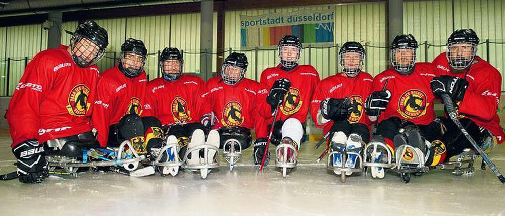 Alle für ein Ziel. Für die deutsche Para-Eishockeymannschaft geht es um den Aufstieg in die A-Klasse – und um die Paralympischen Spiele 2022.