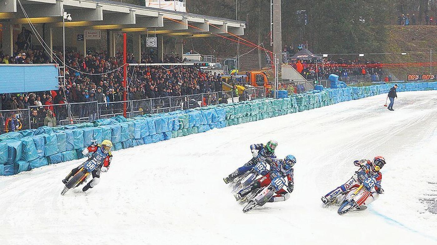 Eisspeedway in Berlin Deutsche Meisterschaft und TeamWM im HorstDohmEisstadion Eisspeedway in Berlin Deutsche Meisterschaft und TeamWM im HorstDohmEisstadion